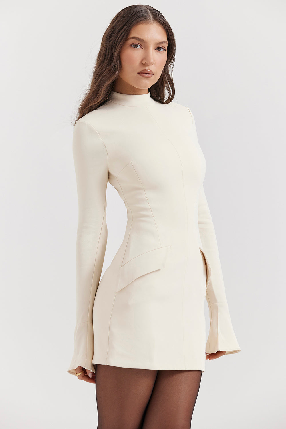 Vestido Curto Manga Longa Kayla